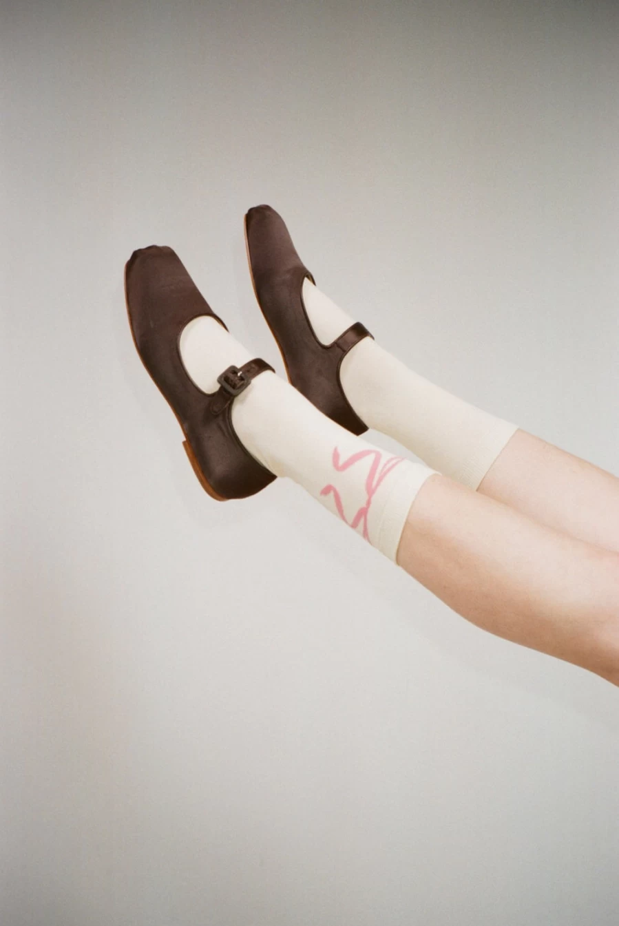 SANDY LIANG Women's Butter Color Regalo Socks – Stylish and Comfortable